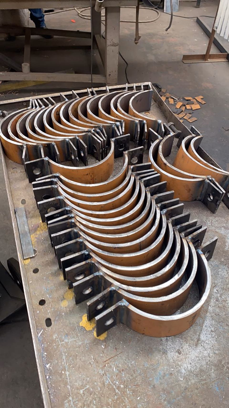 Fabricação industrial de estrutura em aço carbono